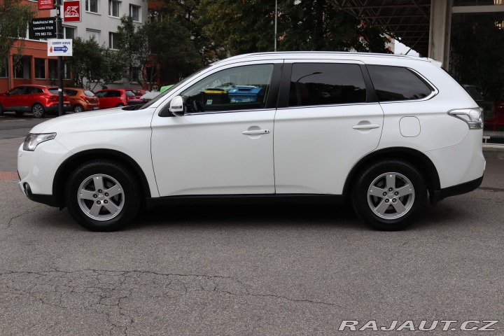 Mitsubishi Outlander 2.2DI-D 4X4 7 MÍST 110kW 2014