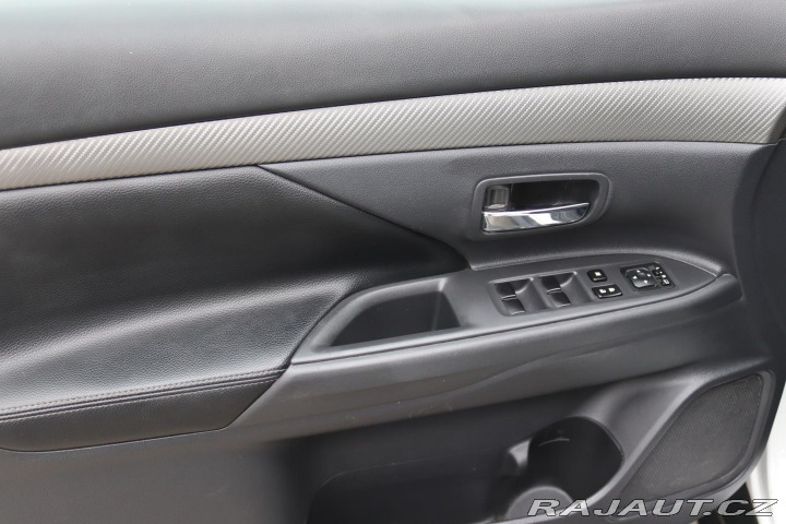 Mitsubishi Outlander 2.2DI-D 4X4 7 MÍST 110kW 2014
