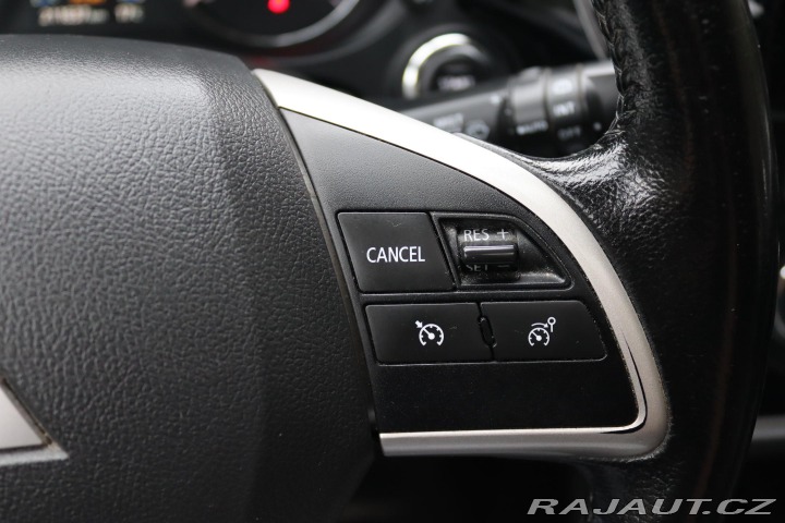 Mitsubishi Outlander 2.2DI-D 4X4 7 MÍST 110kW 2014