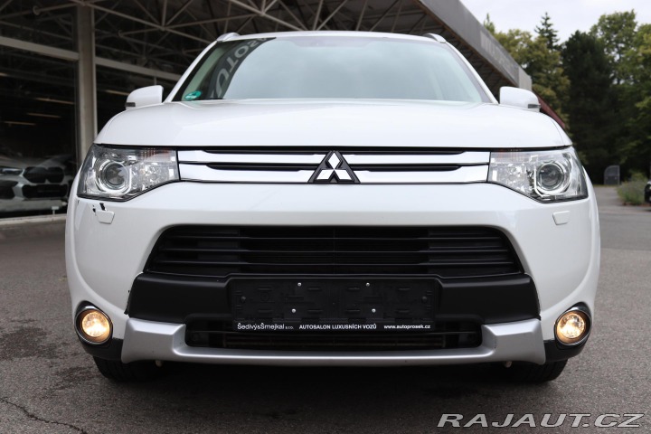 Mitsubishi Outlander 2.2DI-D 4X4 7 MÍST 110kW 2014