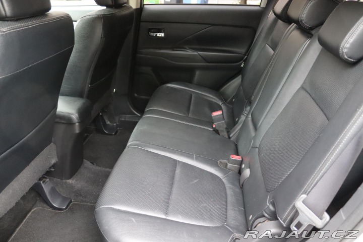 Mitsubishi Outlander 2.2DI-D 4X4 7 MÍST 110kW 2014