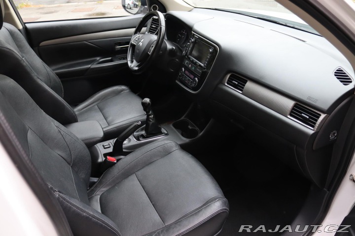 Mitsubishi Outlander 2.2DI-D 4X4 7 MÍST 110kW 2014