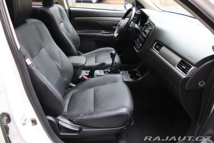 Mitsubishi Outlander 2.2DI-D 4X4 7 MÍST 110kW 2014