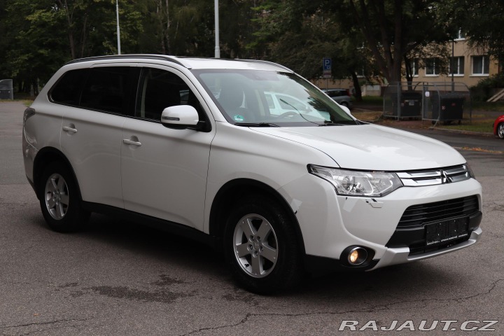 Mitsubishi Outlander 2.2DI-D 4X4 7 MÍST 110kW 2014