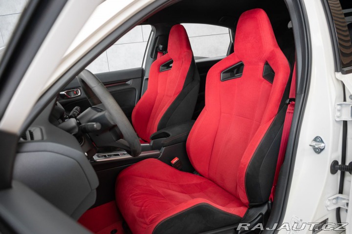 Honda Civic TYPE R 2.0 REZERVACE 2024