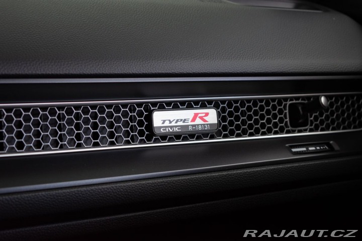 Honda Civic TYPE R 2.0 REZERVACE 2024
