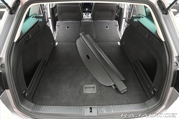 Volkswagen Passat 1,5 TSI 110 kW DSG Busine 2022