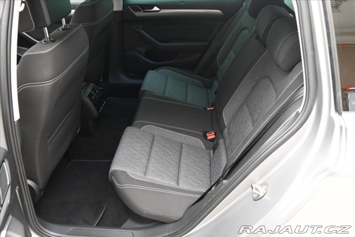 Volkswagen Passat 1,5 TSI 110 kW DSG Busine 2022