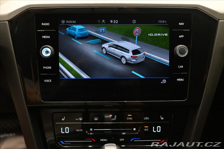 Volkswagen Passat 1,5 TSI 110 kW DSG Busine 2022
