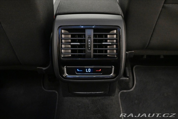 Volkswagen Passat 1,5 TSI 110 kW DSG Busine 2022