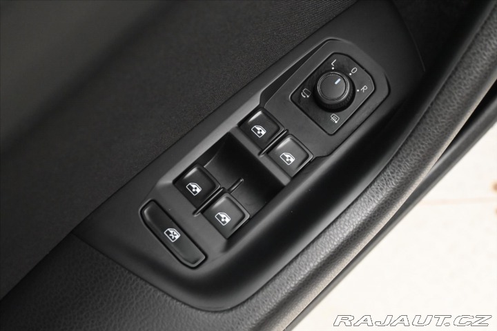 Volkswagen Passat 1,5 TSI 110 kW DSG Busine 2022