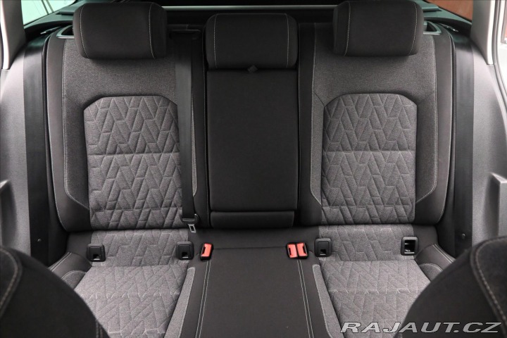 Volkswagen Passat 1,5 TSI 110 kW DSG Busine 2022