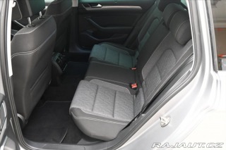 Volkswagen Passat 1,5 TSI 110 kW DSG Busine 2022