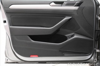 Volkswagen Passat 1,5 TSI 110 kW DSG Busine 2022