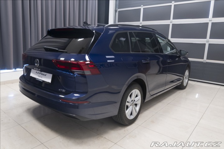 Volkswagen Golf 1,5 eTSI DSG KAMERA VÝHŘE 2023