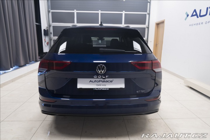 Volkswagen Golf 1,5 eTSI DSG KAMERA VÝHŘE 2023