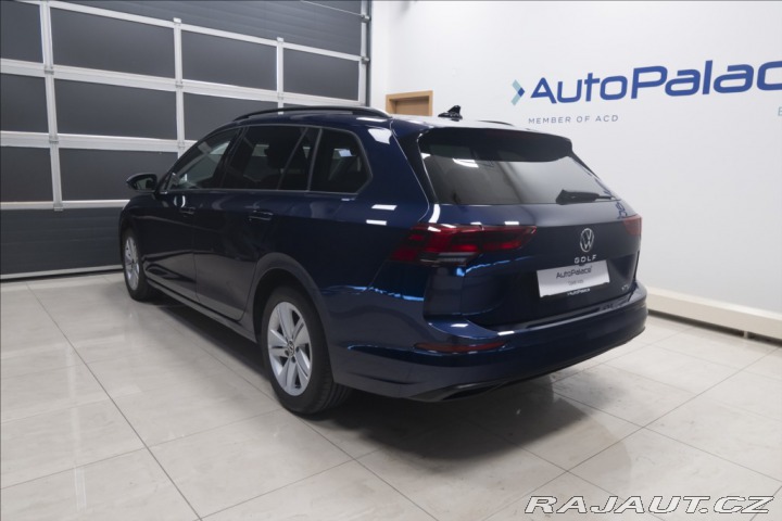 Volkswagen Golf 1,5 eTSI DSG KAMERA VÝHŘE 2023