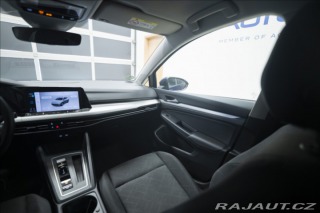 Volkswagen Golf 1,5 eTSI DSG KAMERA VÝHŘE 2023