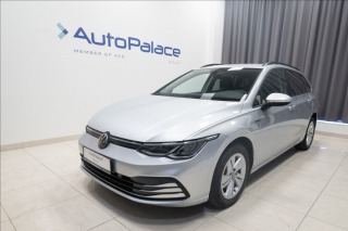 Volkswagen Golf 1,5 TSI KEYLESS KAMERA VÝ