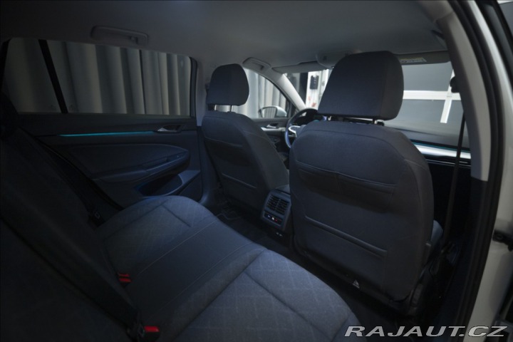Volkswagen Golf 1,5 TSI KEYLESS KAMERA VÝ 2023