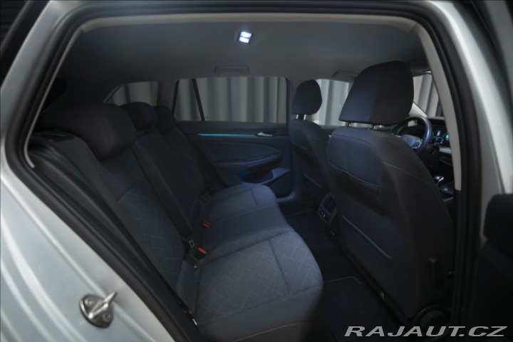 Volkswagen Golf 1,5 TSI KEYLESS KAMERA VÝ 2023