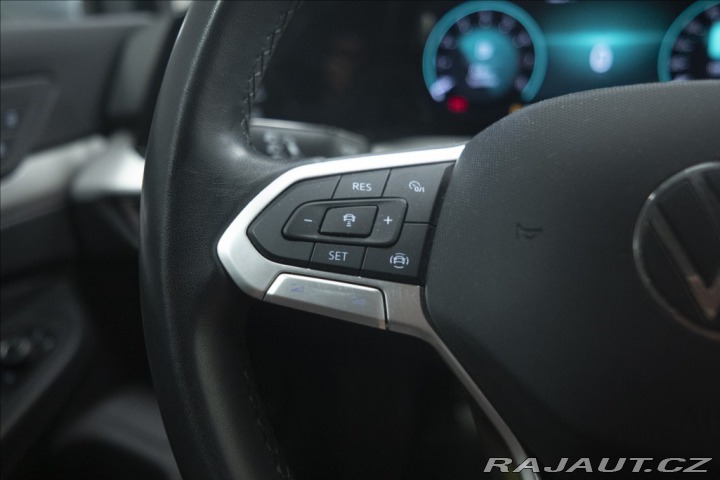 Volkswagen Golf 1,5 TSI KEYLESS KAMERA VÝ 2023