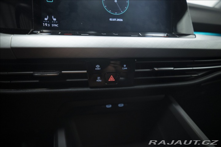 Volkswagen Golf 1,5 TSI KEYLESS KAMERA VÝ 2023