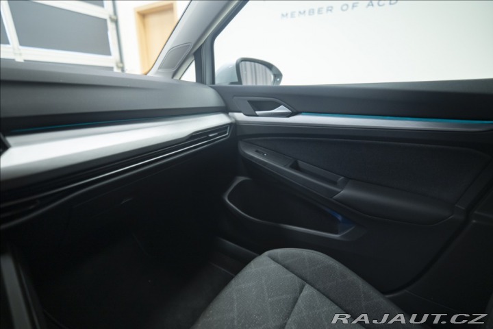 Volkswagen Golf 1,5 TSI KEYLESS KAMERA VÝ 2023