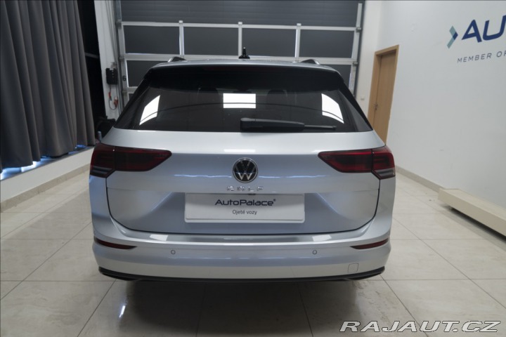 Volkswagen Golf 1,5 TSI KEYLESS KAMERA VÝ 2023