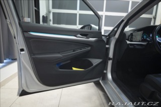 Volkswagen Golf 1,5 TSI KEYLESS KAMERA VÝ 2023