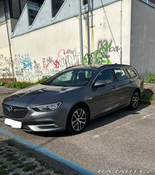 Opel Insignia 1,6 Sport Tourer, rok 2 2018