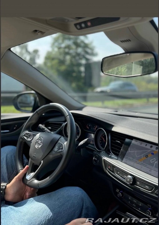 Opel Insignia 1,6 Sport Tourer, rok 2 2018