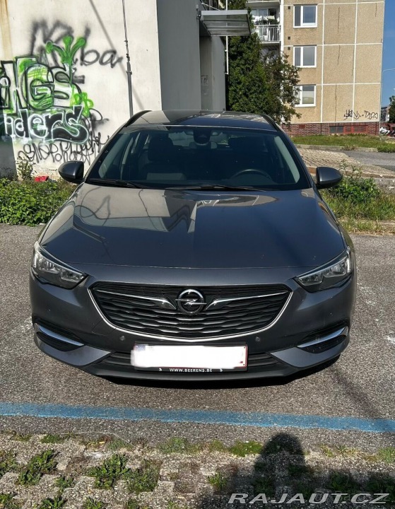 Opel Insignia 1,6 Sport Tourer, rok 2 2018