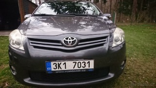Toyota Auris 1,6   Valvematic, rok 201