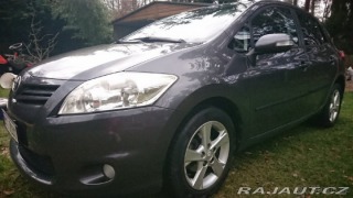 Toyota Auris 1,6 Valvematic, rok 201 2011