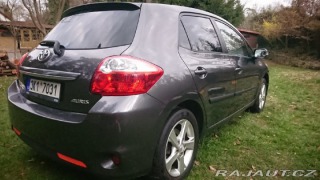 Toyota Auris 1,6 Valvematic, rok 201 2011