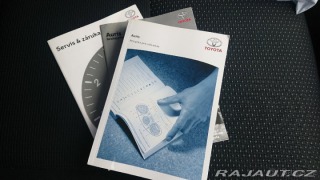 Toyota Auris 1,6 Valvematic, rok 201 2011