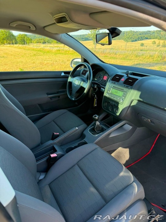 Volkswagen Golf 1,6 MPI 75kW/KLIMA/SENZ 1800