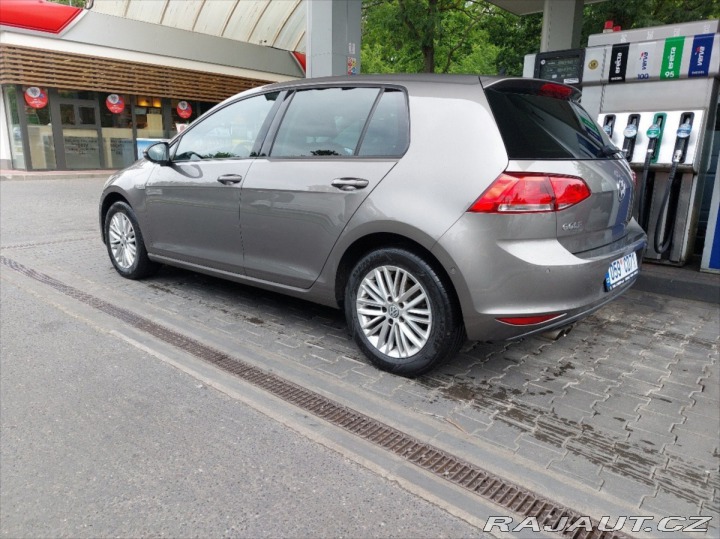 Volkswagen Golf 1,4   TSI 103 kW, 97.000 1800