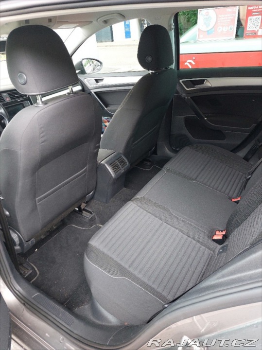 Volkswagen Golf 1,4   TSI 103 kW, 97.000 1800