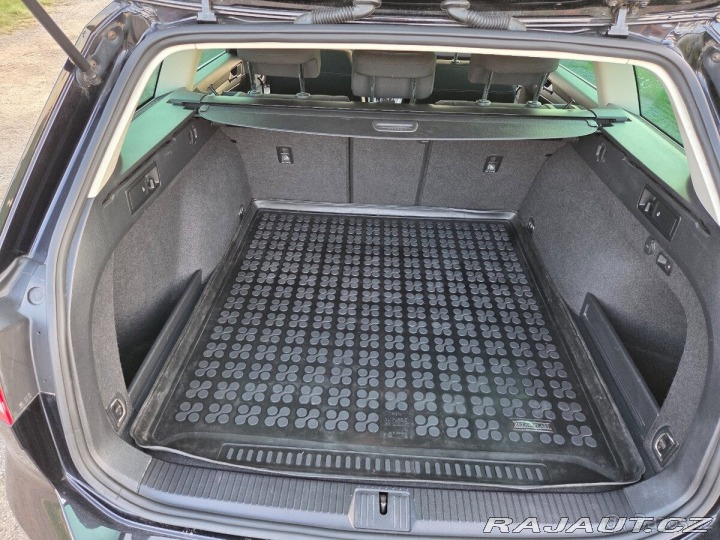 Volkswagen Passat 2,0 TDi, DSG, panorama, 1800
