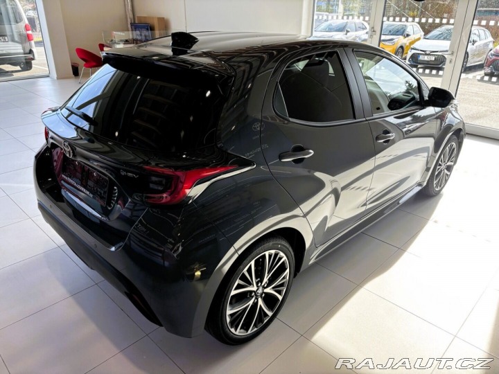 Toyota Yaris 1,5 Style HEV 116 CVT 1800