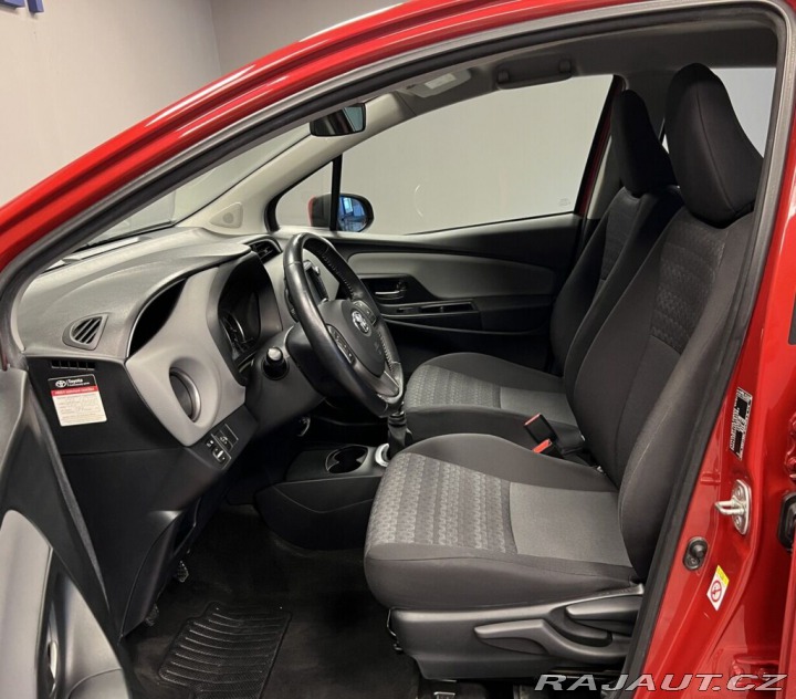 Toyota Yaris VVT-i Active 2016