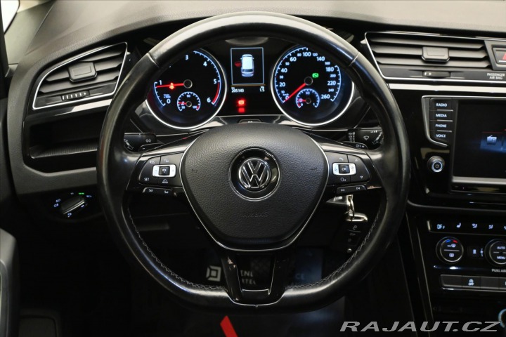 Volkswagen Touran 2,0 TDI 110kW DSG Záruka 2016