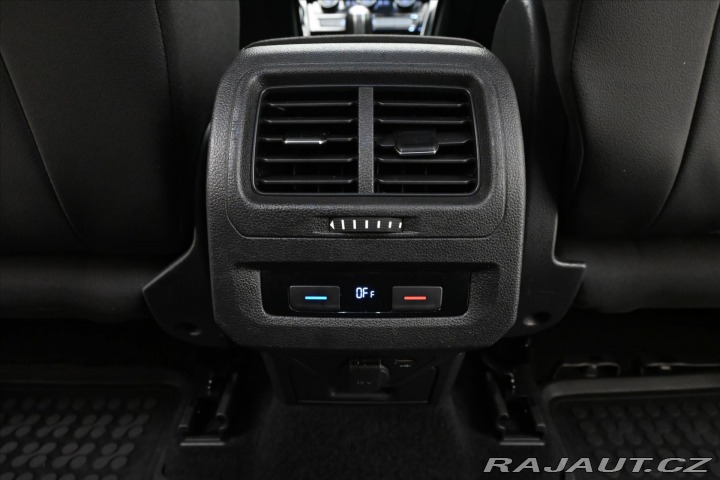 Volkswagen Touran 2,0 TDI 110kW DSG Záruka 2016