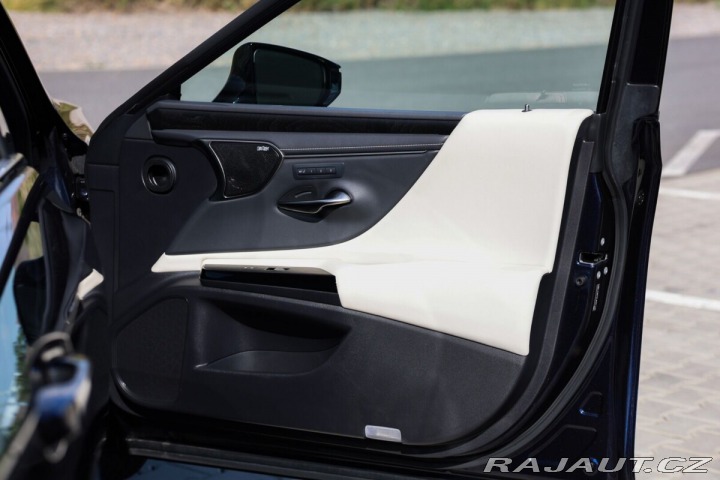 Lexus Ostatní modely ES 300h 300H 2,5 HEV LUXURY 2024