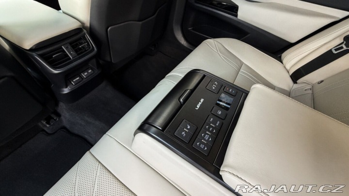 Lexus Ostatní modely ES 300h 300H 2,5 HEV LUXURY 2024