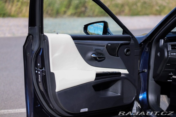 Lexus Ostatní modely ES 300h 300H 2,5 HEV LUXURY 2024