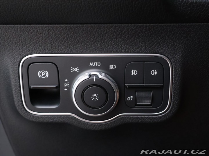 Mercedes-Benz GLB 2,0 200d 110kW 4MATIC CZ 2026