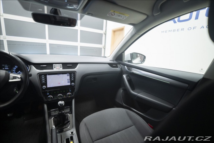 Škoda Octavia 2,0 TDI NAVI KEYLESS VÝHŘ 2017